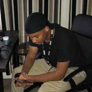 Meet your Posher, Aaron